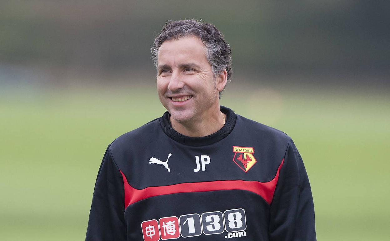 Javier Pereira, durante su etapa en el Watford.