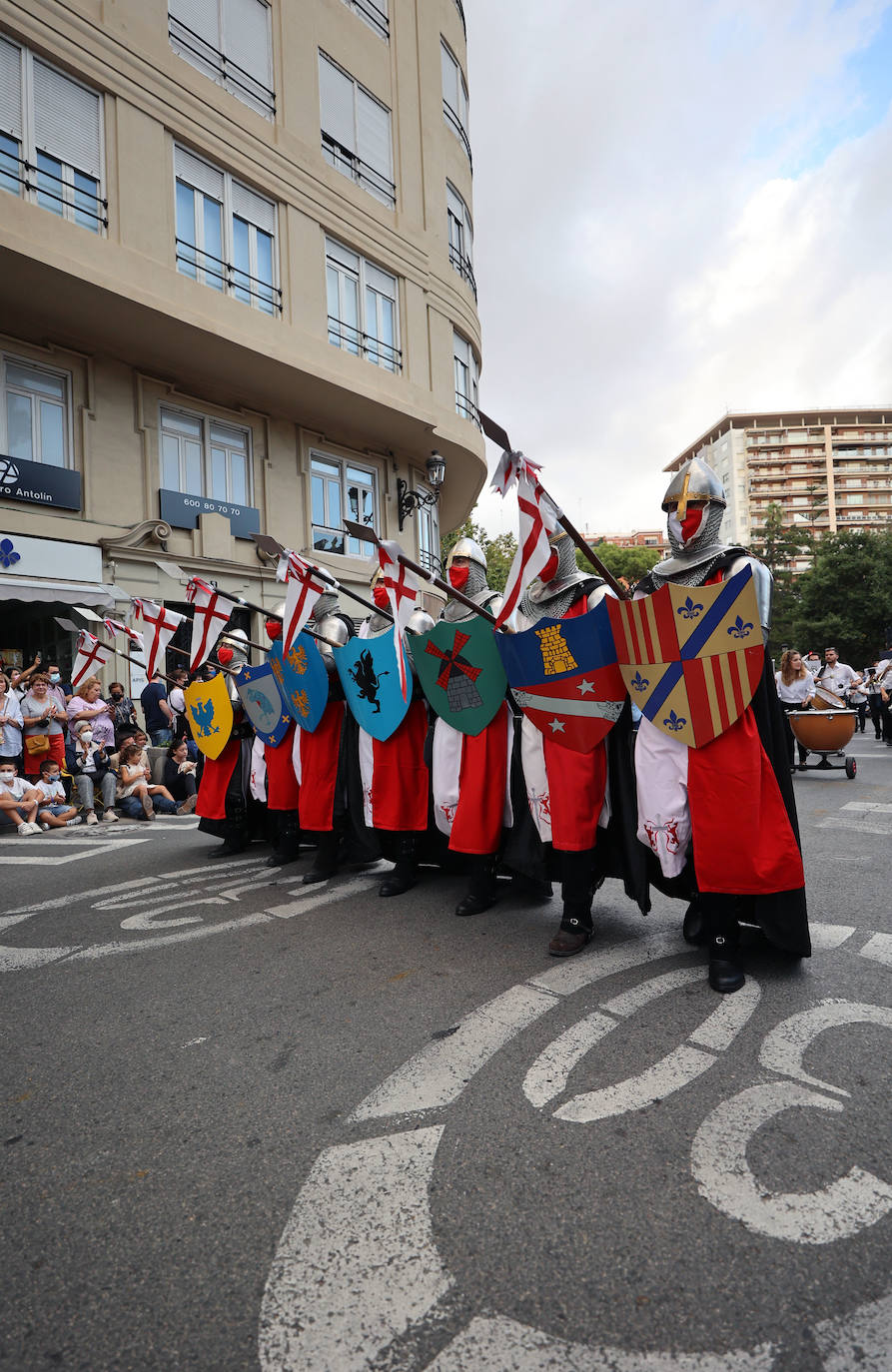 Fotos: Desfile de Moros y Cristianos con motivos del 9 d&#039;Octubre