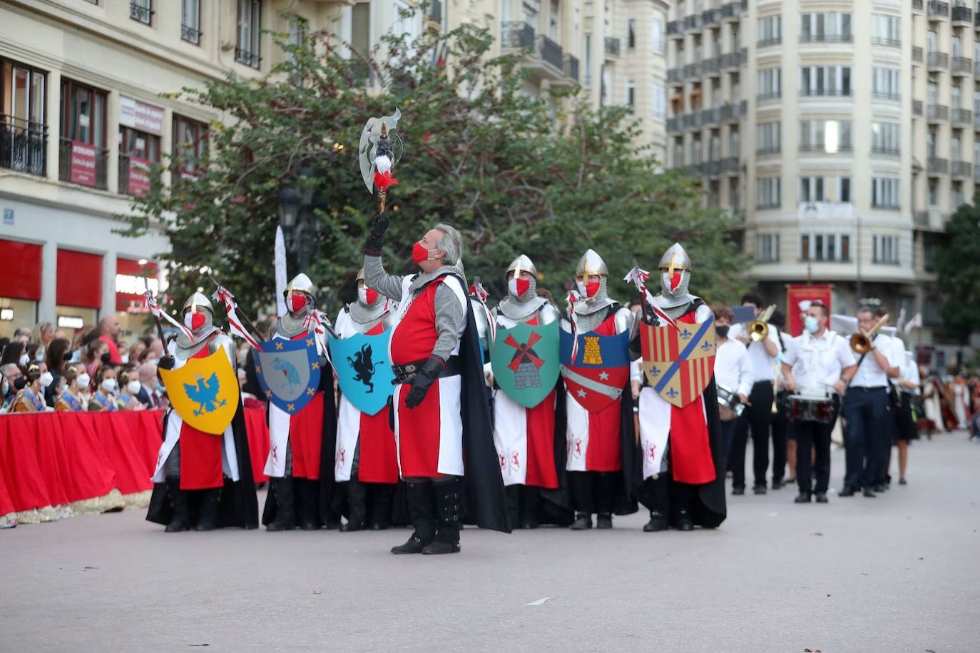 Fotos: Desfile de Moros y Cristianos con motivos del 9 d&#039;Octubre