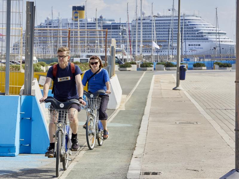 Turistas en Valencia durante el puente.