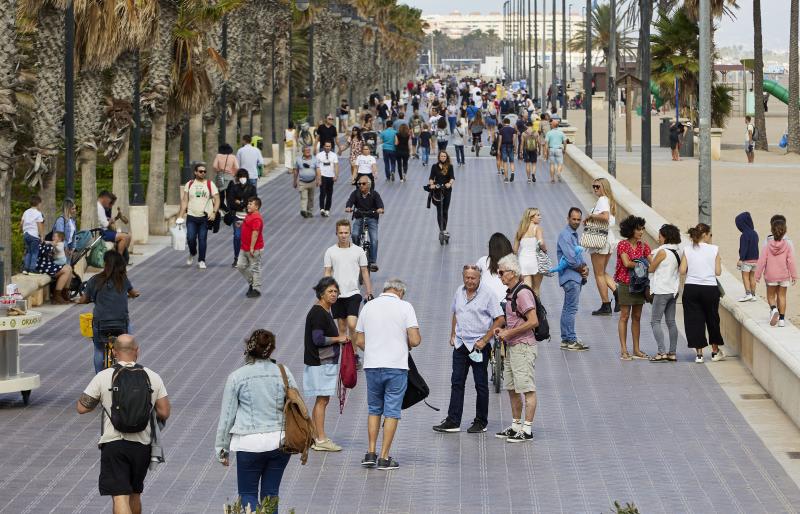 Turistas en Valencia durante el puente.