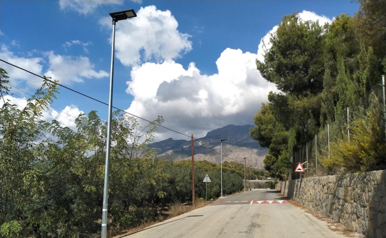 Parte de las nuevas luminarias del camí Fondo de Altea