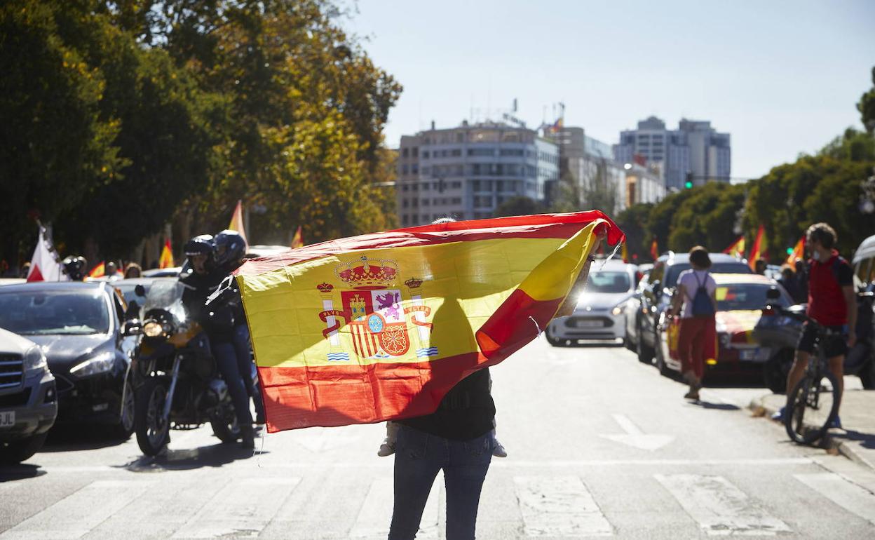 Manifestación 12 octubre en Valencia | Las manifestaciones del 12 de octubre en Valencia: desde la de la Asociación de Imagen Experimental a la de Puño y Letra