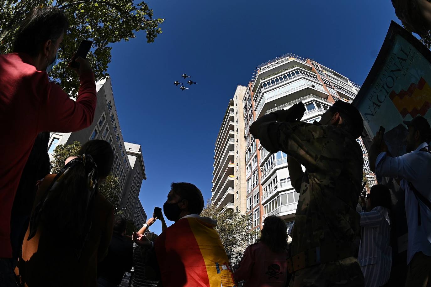 Fotos: Desfile militar por el Día de la Hispanidad 2021, en imágenes