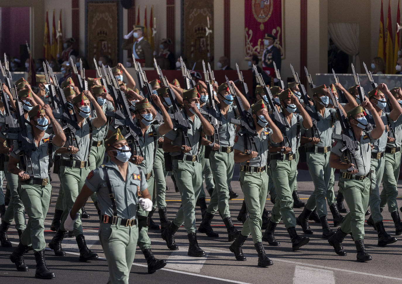 Fotos: Desfile militar por el Día de la Hispanidad 2021, en imágenes