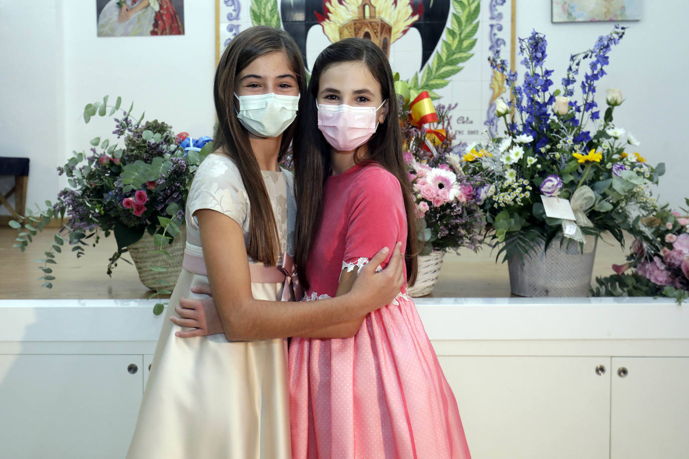 La joven Carmen Martín Carbonell, de la Falla Poeta Alberola-Totana, y la niña Nerea López Mestre de Falla Ingeniero José Sirera-Pío IX, son las nuevas Fallera Mayor y Fallera Mayor Infantil de València del año 2022, según ha anunciado el alcalde, Joan Ribó en el acto de #LaTelefonada2022. 