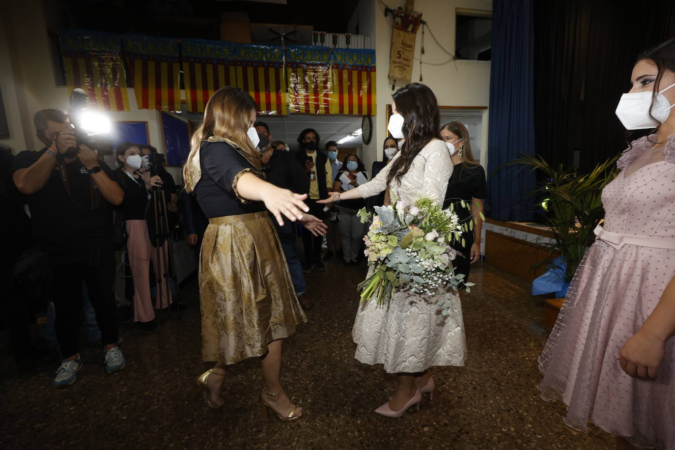 La joven Carmen Martín Carbonell, de la Falla Poeta Alberola-Totana, y la niña Nerea López Mestre de Falla Ingeniero José Sirera-Pío IX, son las nuevas Fallera Mayor y Fallera Mayor Infantil de València del año 2022, según ha anunciado el alcalde, Joan Ribó en el acto de #LaTelefonada2022. 