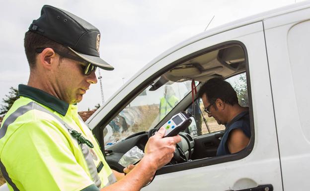 El alcoholímetro antiarranque será obligatorio en algunos vehículos a partir de 2022