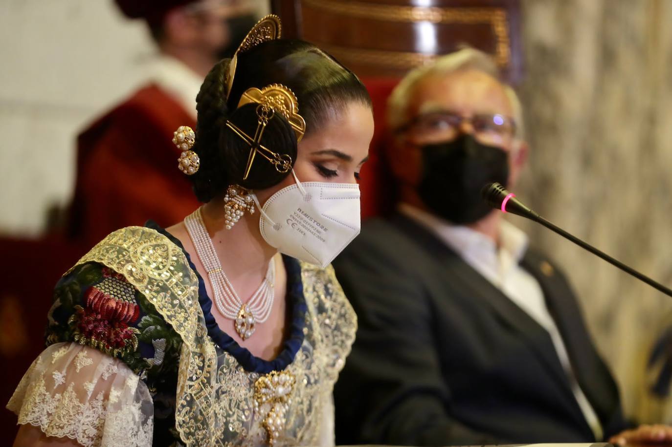 Carmen Martín y Nerea Lópz ya son oficialmente las falleras mayores de Valencia 2022. Las máximas representantes de las fiestas josefinas han acudido al Ayuntamiento de Valencia en su primer acto como reinas de las próximas Fallas, este jueves por la tarde.