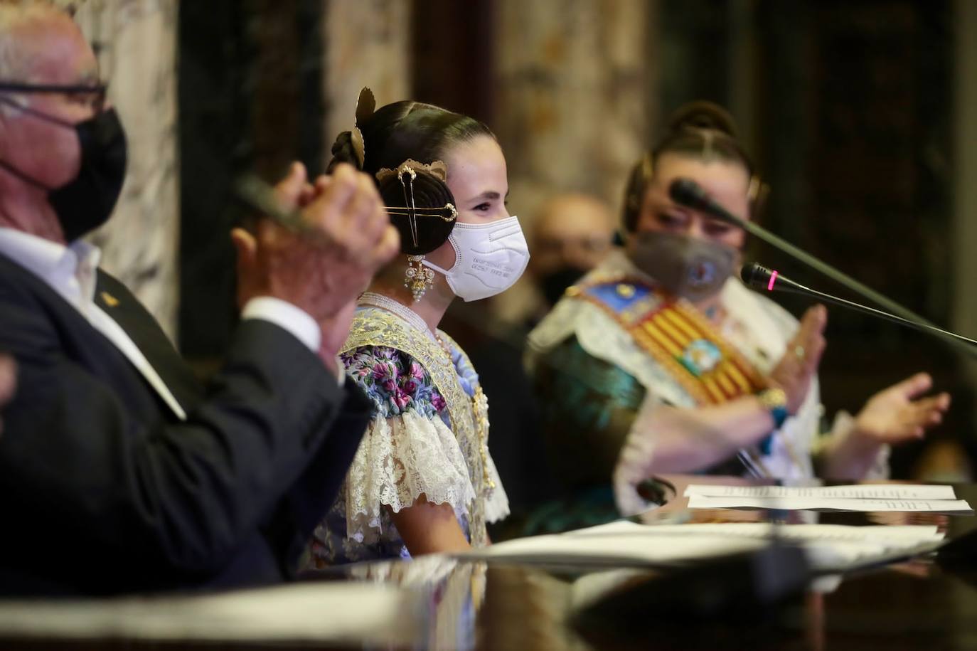 Carmen Martín y Nerea Lópz ya son oficialmente las falleras mayores de Valencia 2022. Las máximas representantes de las fiestas josefinas han acudido al Ayuntamiento de Valencia en su primer acto como reinas de las próximas Fallas, este jueves por la tarde.