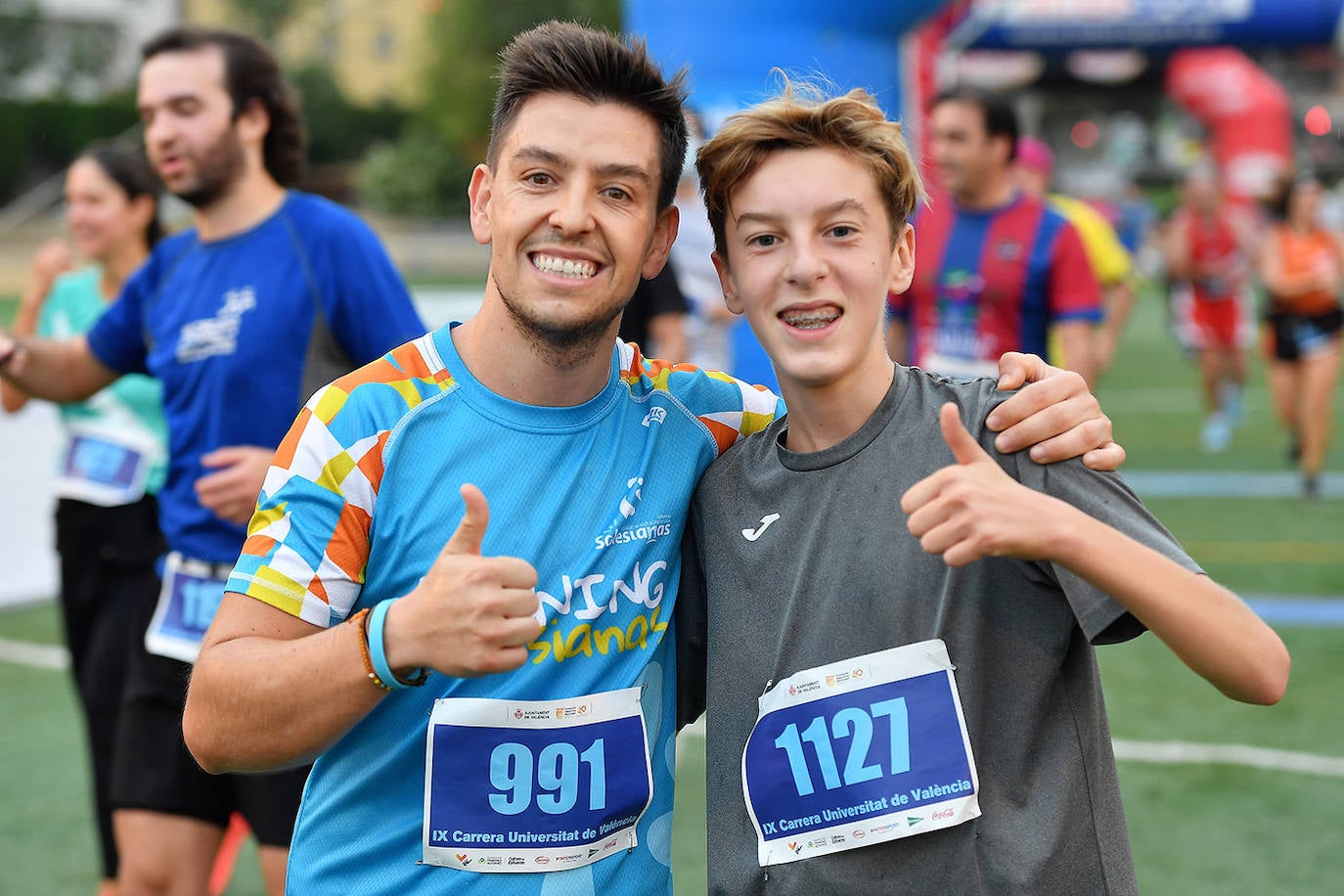 Este domingo, 1.500 corredores se han lanzado a las calles de Valencia para disputar la prueba de la Carrera Universitat de València, que alcanza en 2021 su novena edición. Los participantes han recorrido 5. 570 metros. 