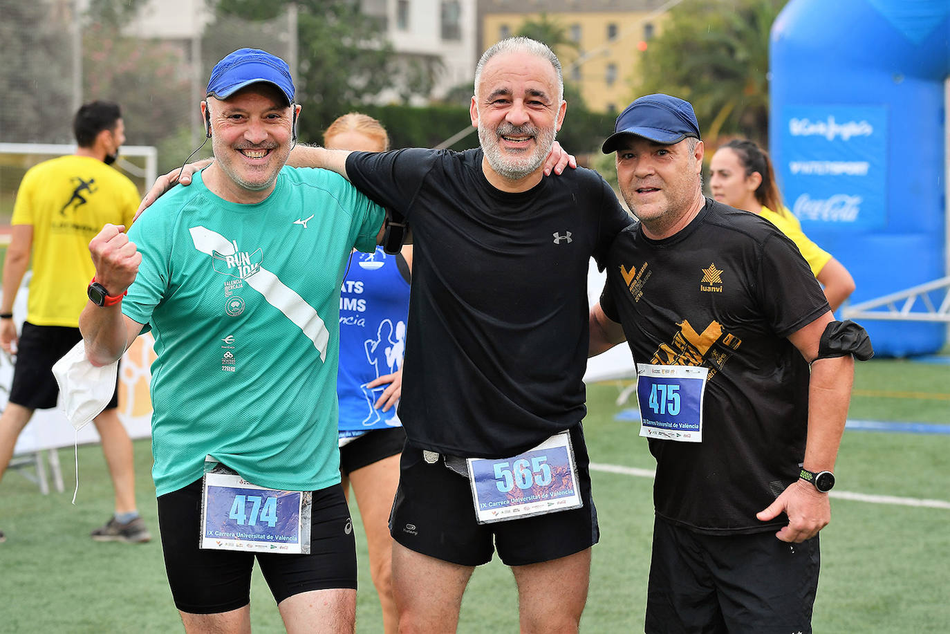 Este domingo, 1.500 corredores se han lanzado a las calles de Valencia para disputar la prueba de la Carrera Universitat de València, que alcanza en 2021 su novena edición. Los participantes han recorrido 5. 570 metros. 