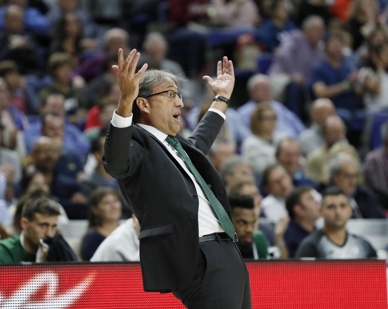 Luis Casimiro, durante un partido entrenando al Unicaja. acbphoto/ p. castillo
