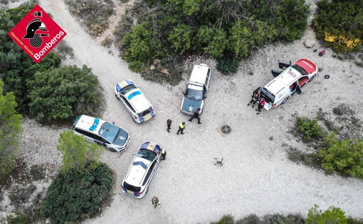 Bomberos, policías y guardias civiles han participado en las tareas de rescate. 