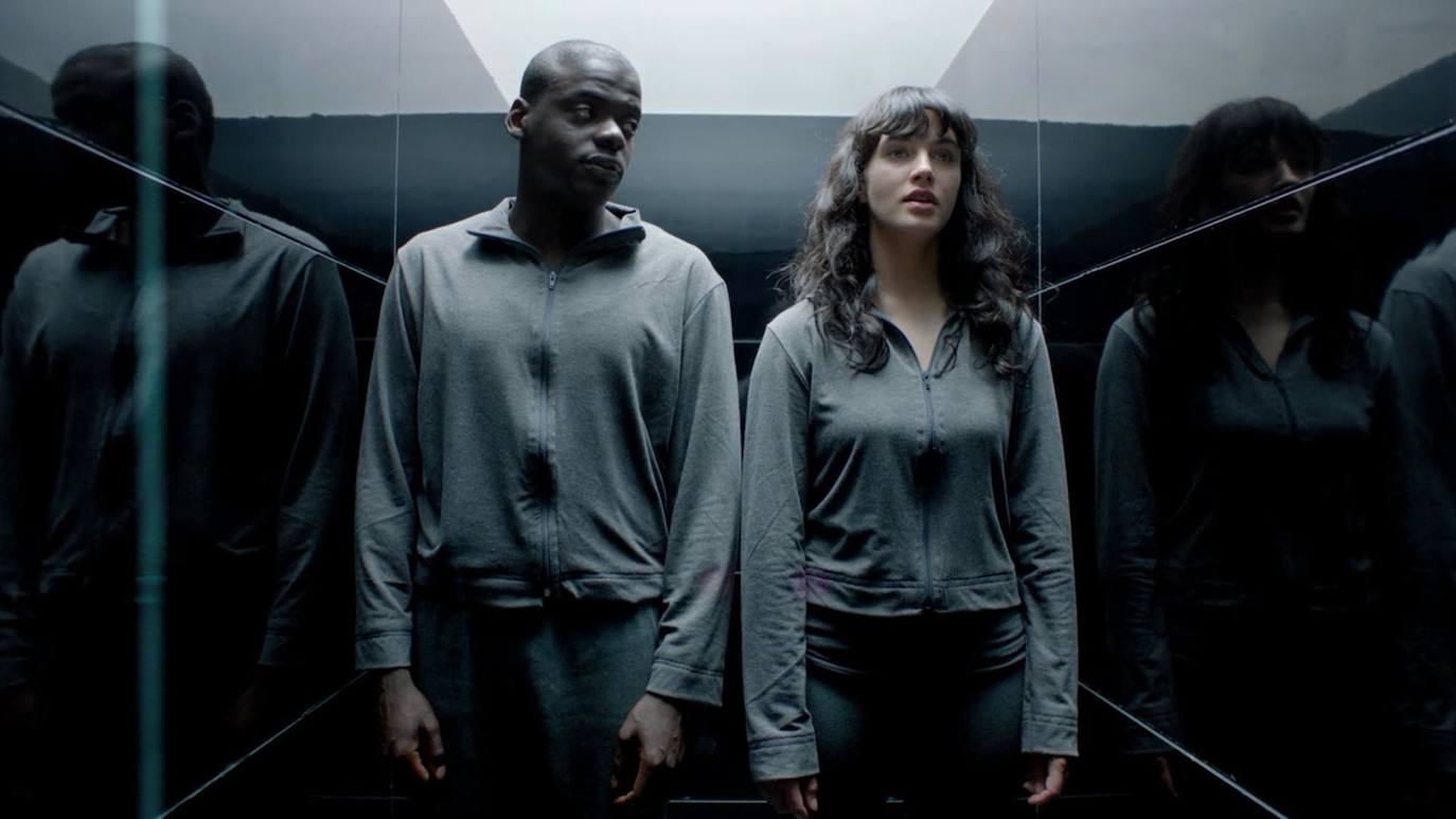 22.- Black Mirror (2011-)