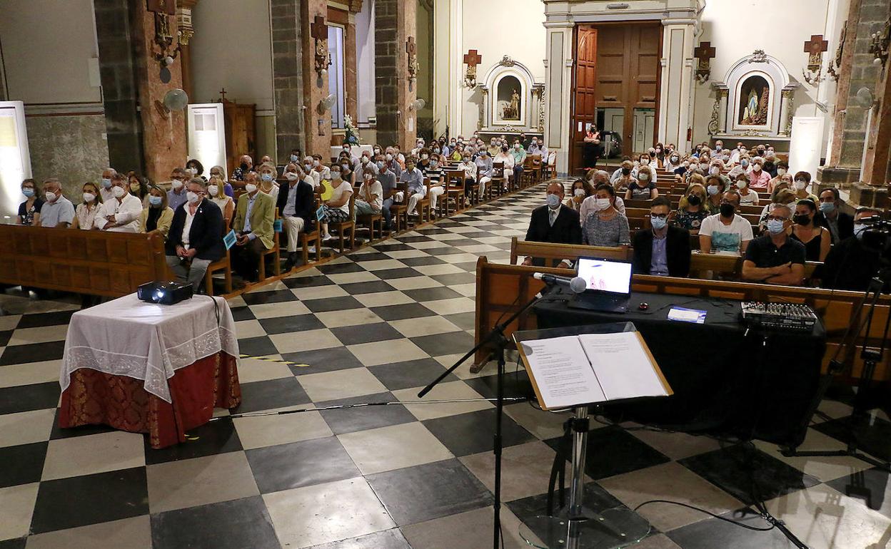 Los participantes en la charla. 