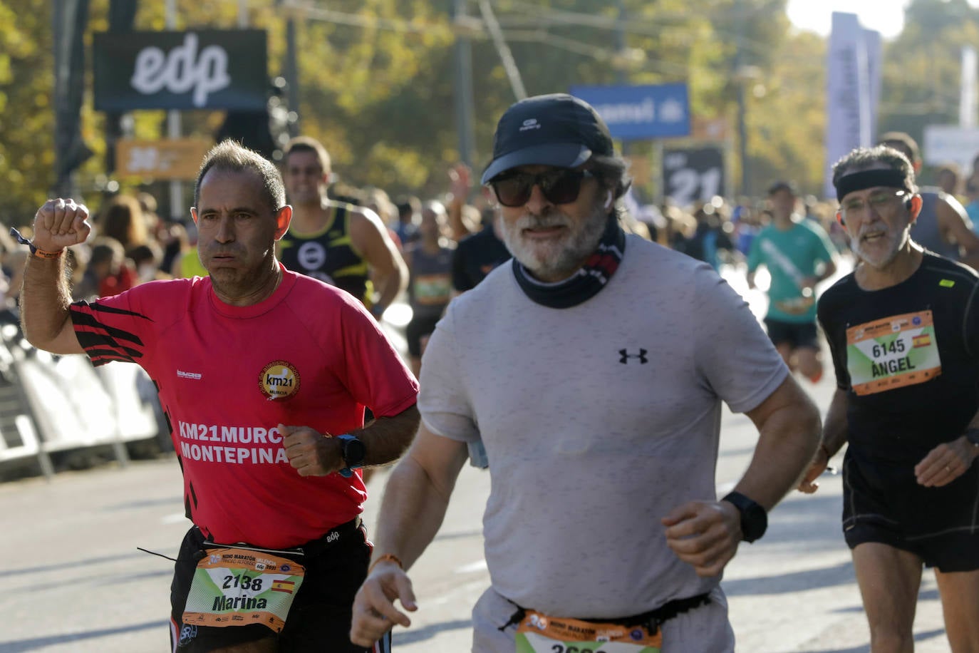 Fotos: Así ha sido la llegada de los héroes a la meta del Medio Maratón de Valencia 2021