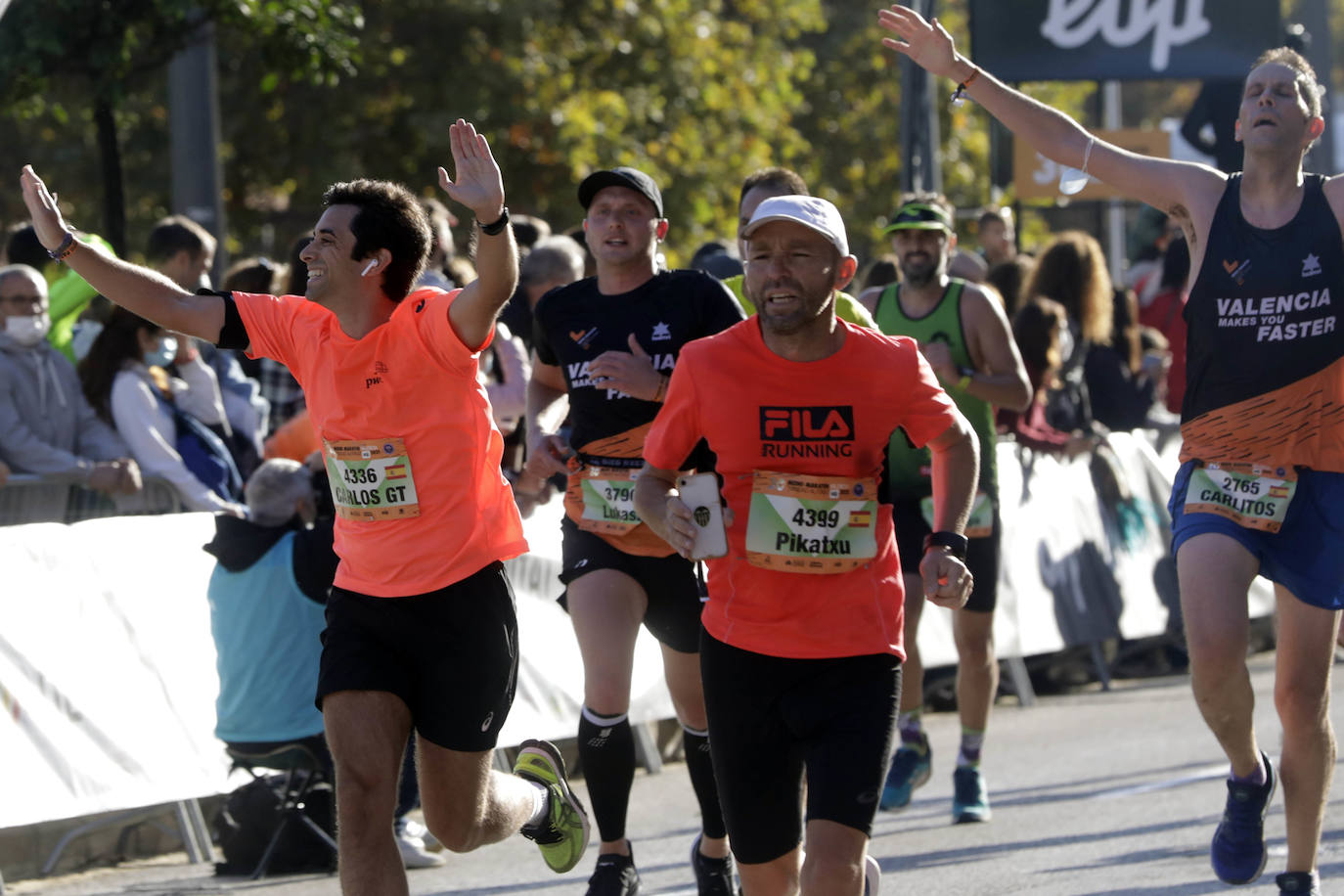 Fotos: Así ha sido la llegada de los héroes a la meta del Medio Maratón de Valencia 2021