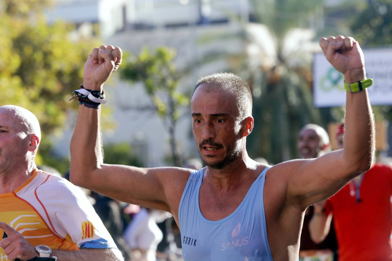 Fotos: Así ha sido la llegada de los héroes a la meta del Medio Maratón de Valencia 2021