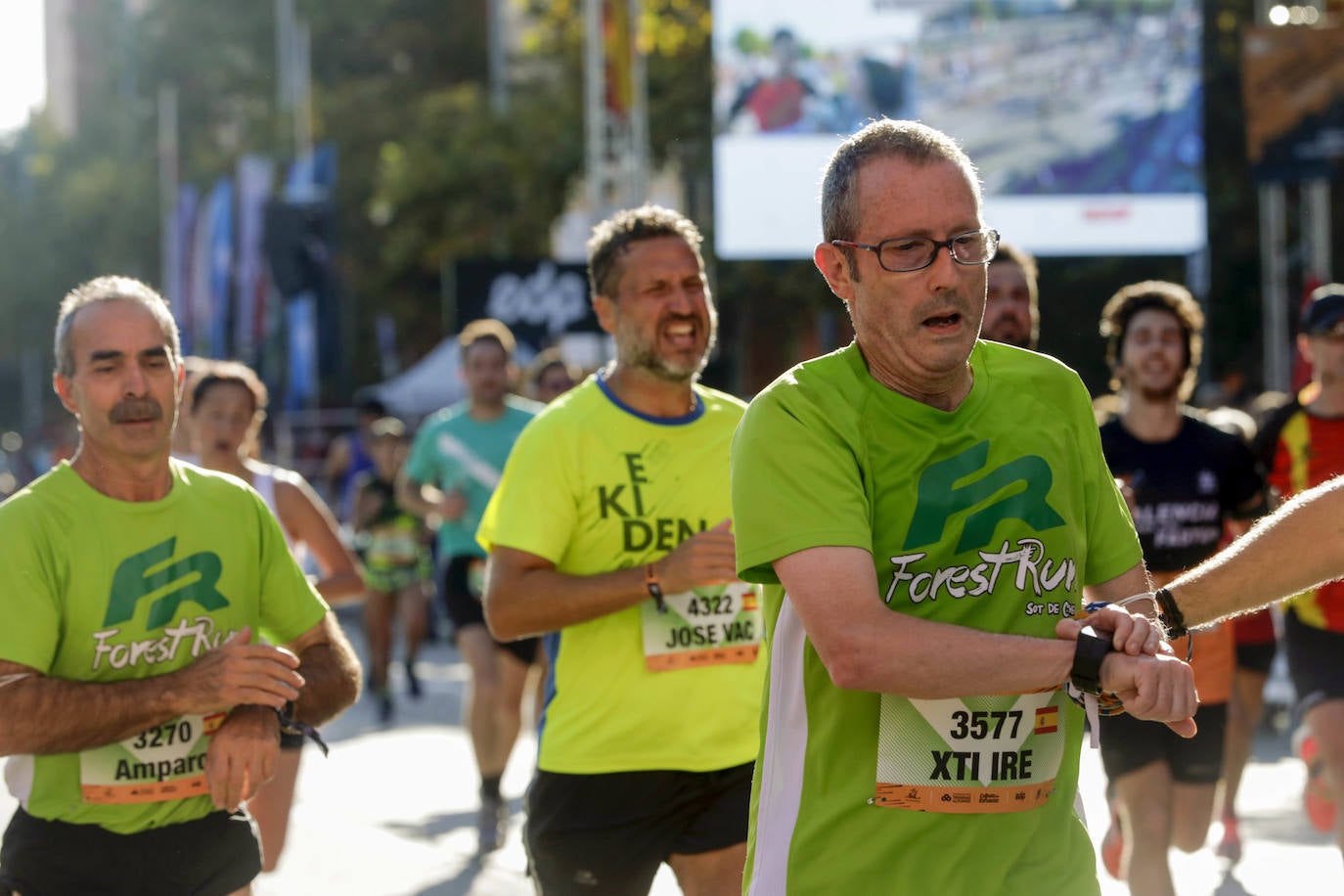 Fotos: Así ha sido la llegada de los héroes a la meta del Medio Maratón de Valencia 2021