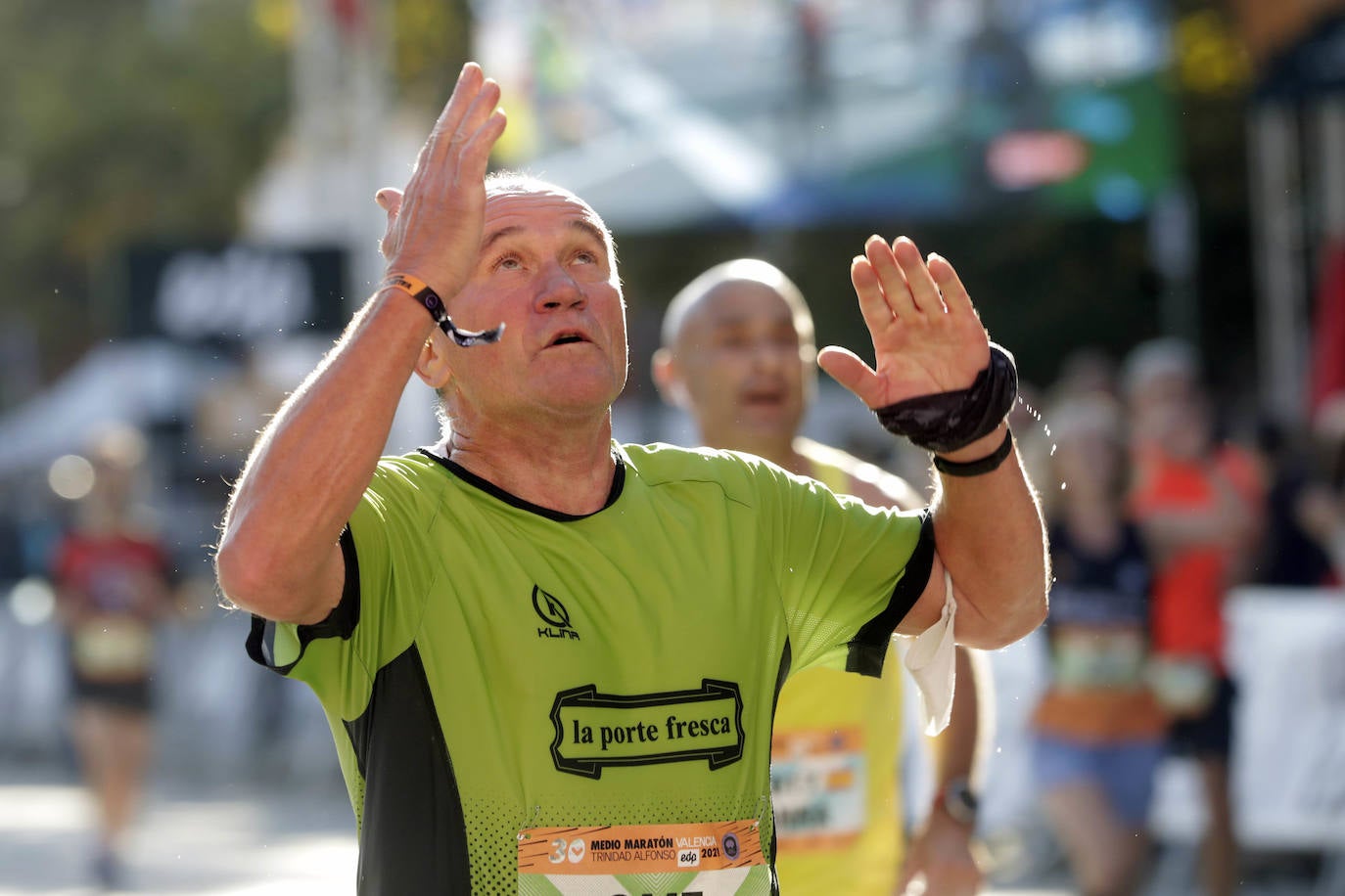 Fotos: Así ha sido la llegada de los héroes a la meta del Medio Maratón de Valencia 2021