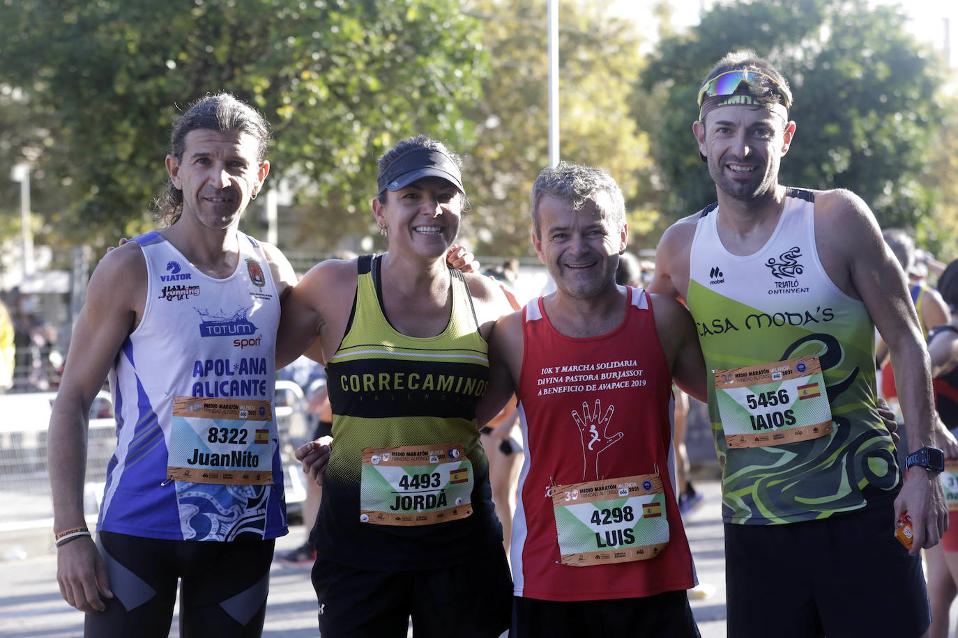 Fotos: Así ha sido la llegada de los héroes a la meta del Medio Maratón de Valencia 2021