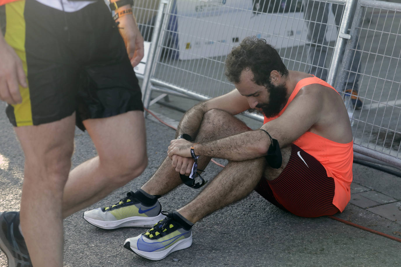 Fotos: Así ha sido la llegada de los héroes a la meta del Medio Maratón de Valencia 2021