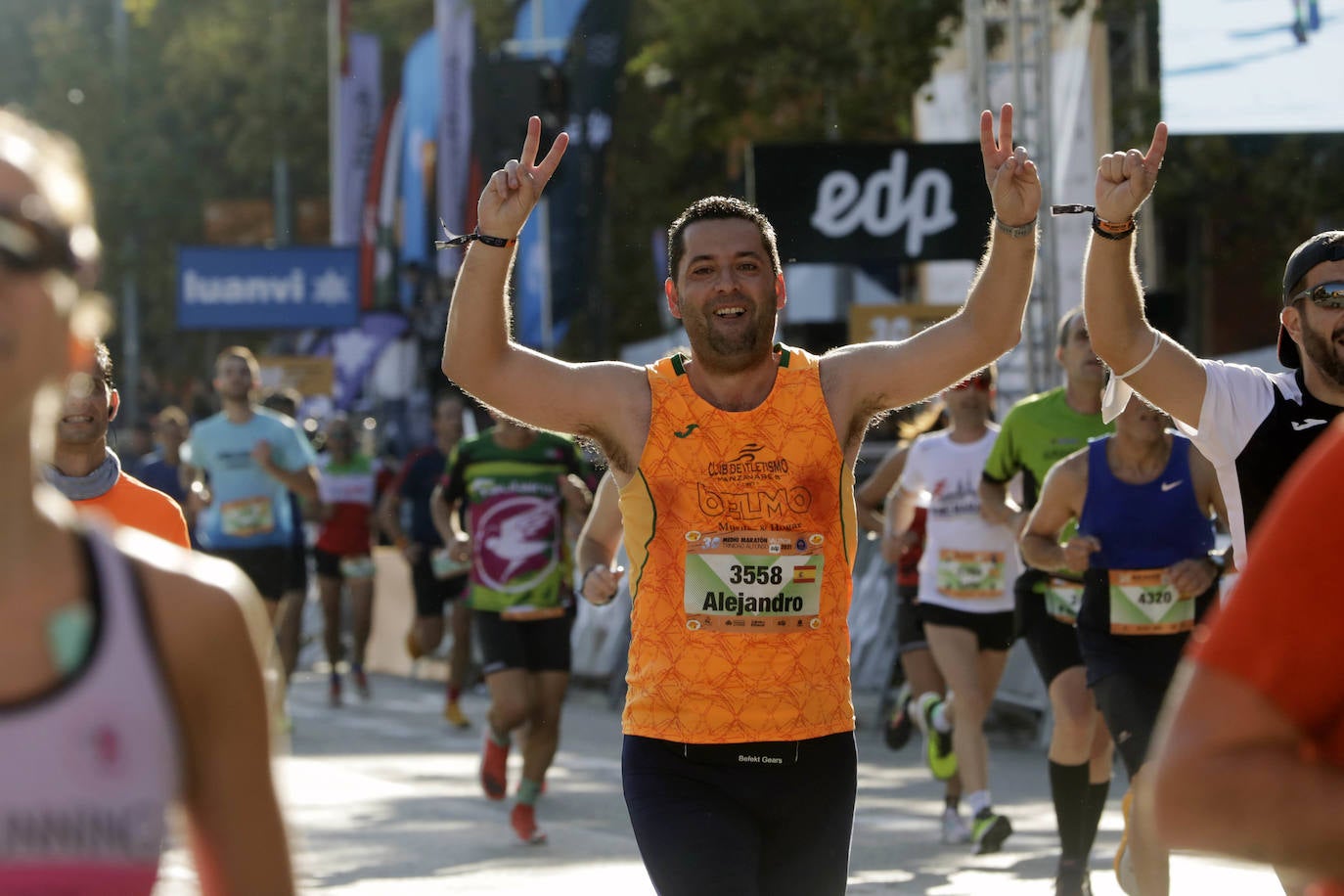 Fotos: Así ha sido la llegada de los héroes a la meta del Medio Maratón de Valencia 2021