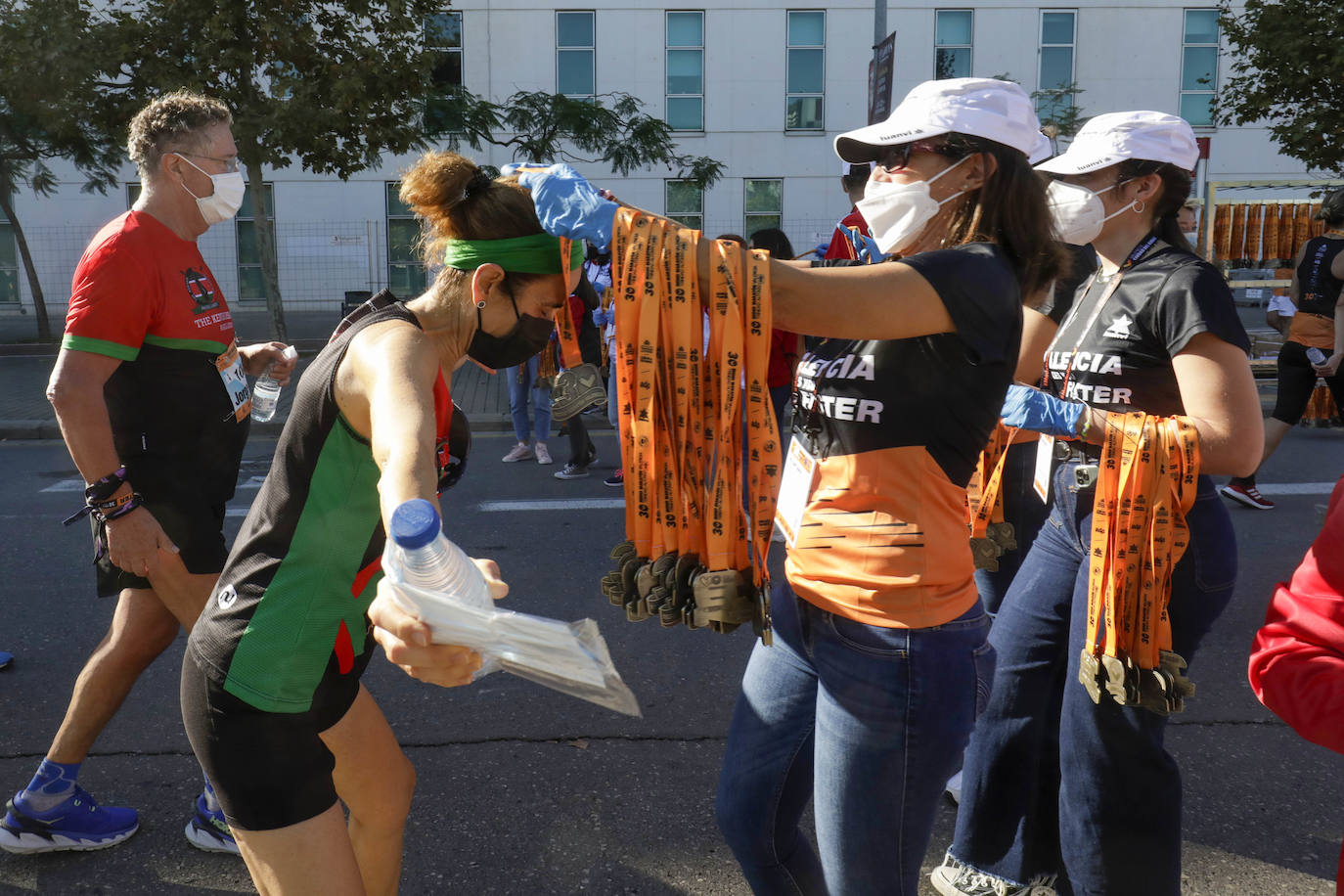 Fotos: Búscate en la meta del Medio Maratón de Valencia 2021 (2)