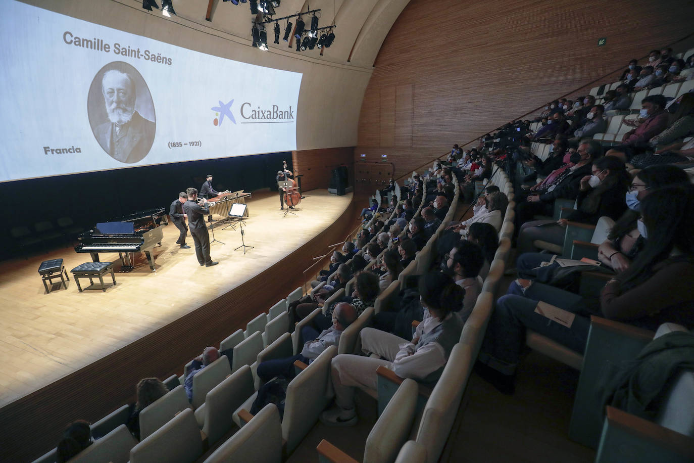 De la mano de Merche Femenía, treinta intérpretes valencianos demuestran su calidad artística en una jornada para el recuerdo 