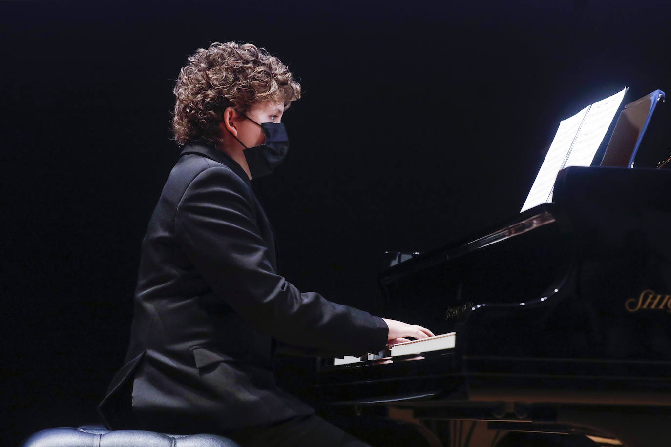 De la mano de Merche Femenía, treinta intérpretes valencianos demuestran su calidad artística en una jornada para el recuerdo 