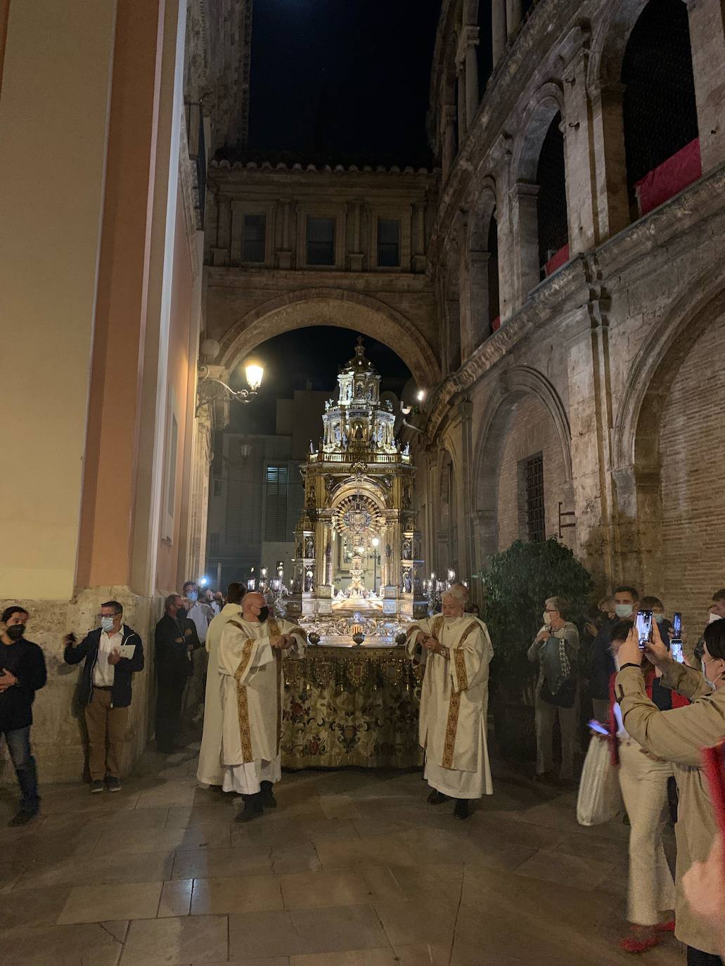 La obra sale de la Catedral fuera de la fiesta del Corpus por primera vez desde 1972 y lo hace con motivo de la vigilia nacional de la Adoración Nocturna Española (ANE) y de la Adoración Nocturna Femenina Española (ANFE).