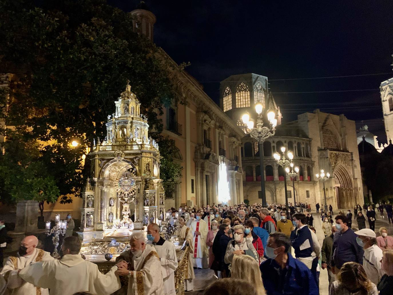 La obra sale de la Catedral fuera de la fiesta del Corpus por primera vez desde 1972 y lo hace con motivo de la vigilia nacional de la Adoración Nocturna Española (ANE) y de la Adoración Nocturna Femenina Española (ANFE).