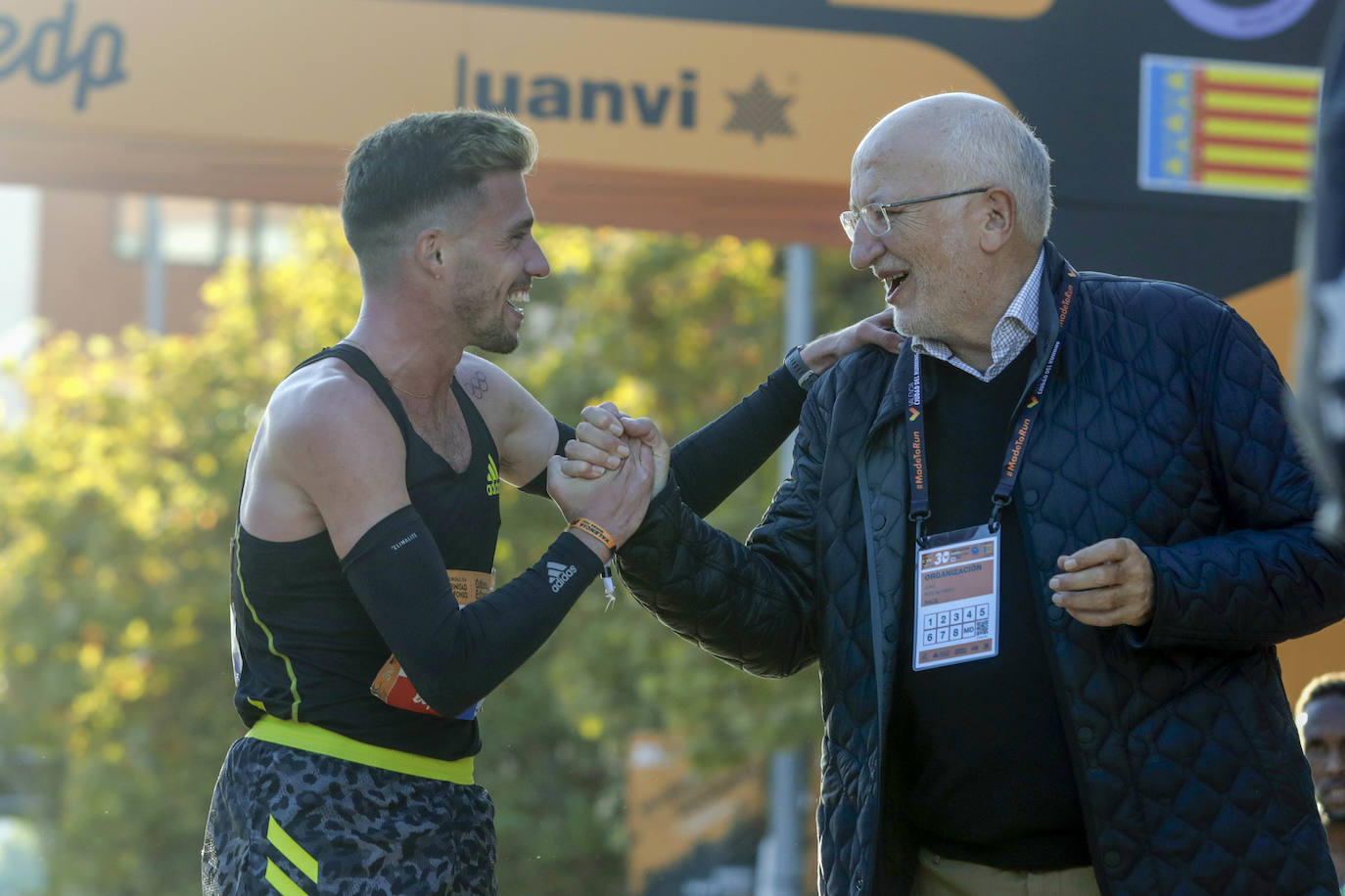 La etíope Gidey vuela por el circuito valenciano y la ciudad se sitúa de nuevo en el escaparate internacional del deporte popular.