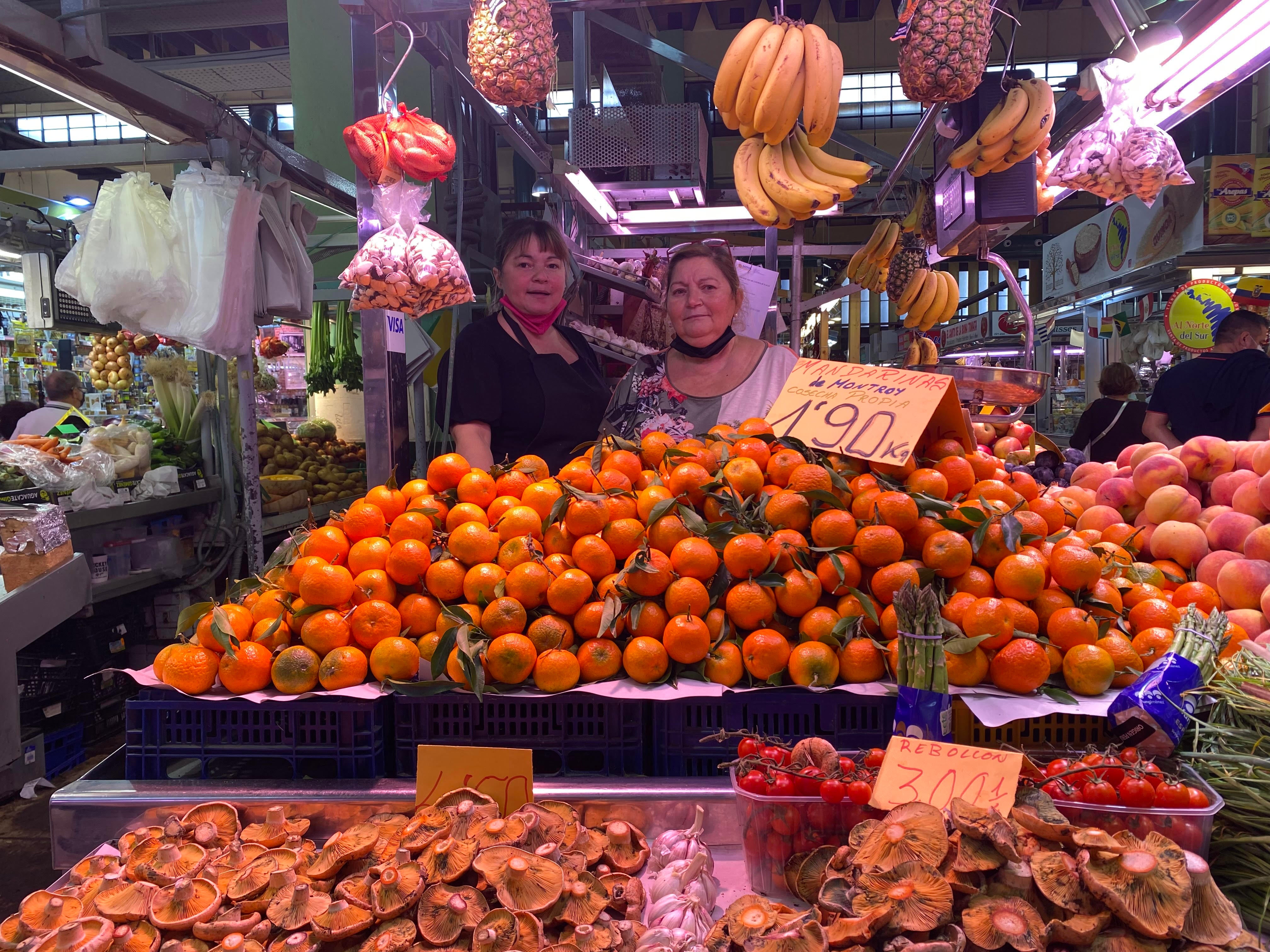 Cuatro generaciones vendiendo fruta selecta en Valencia