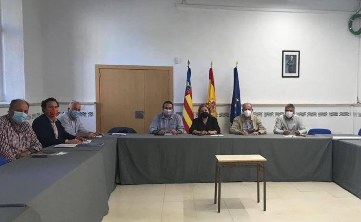 El alcalde, Jesús Borràs, en la reunión con la asociación. 