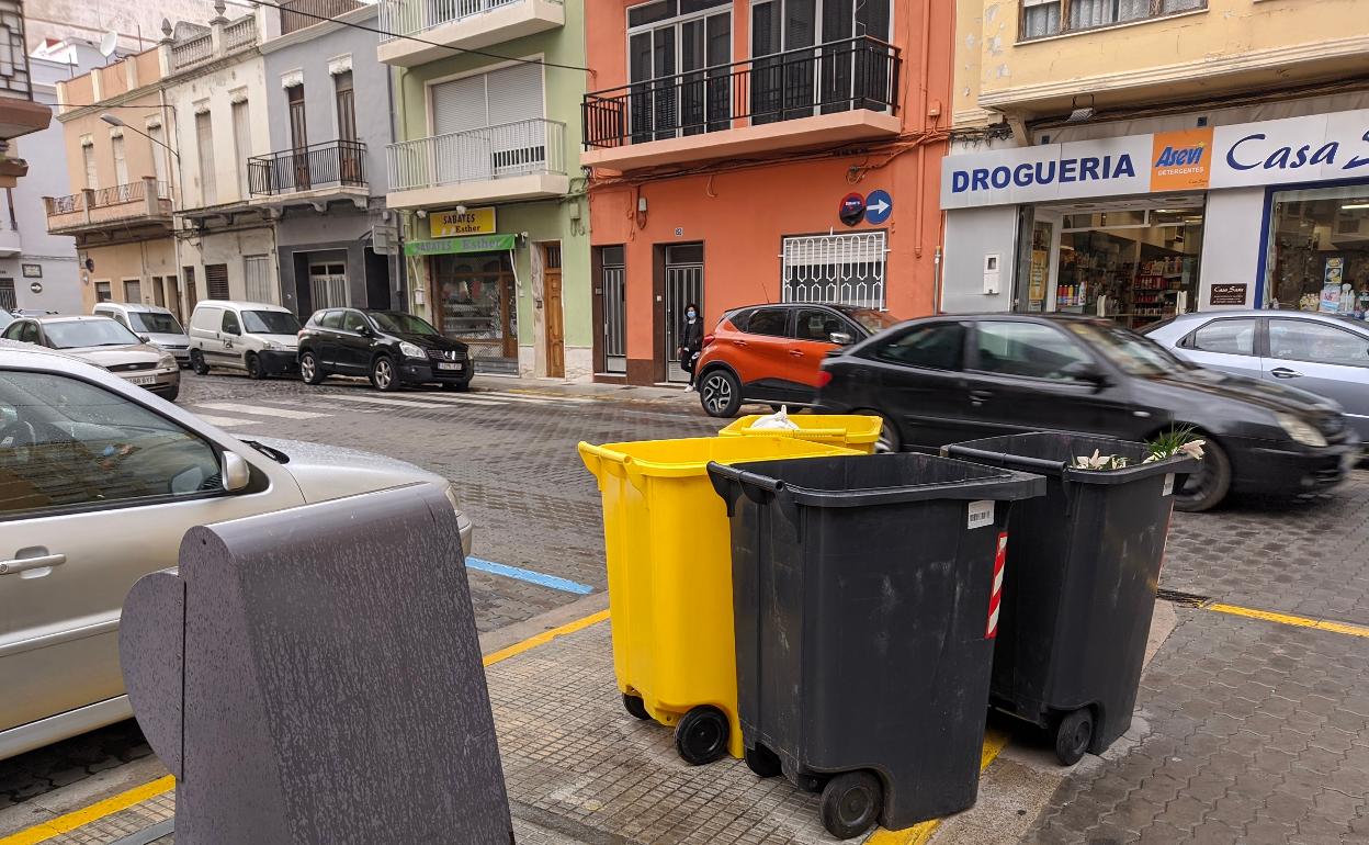 Contenedores en Carcaixent. 