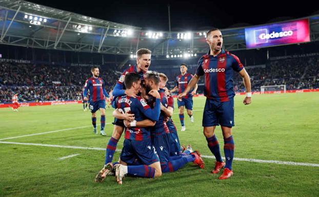 ENCUESTA | Puntúa a los jugadores del Levante y a Pereira tras el empate contra el Atlético