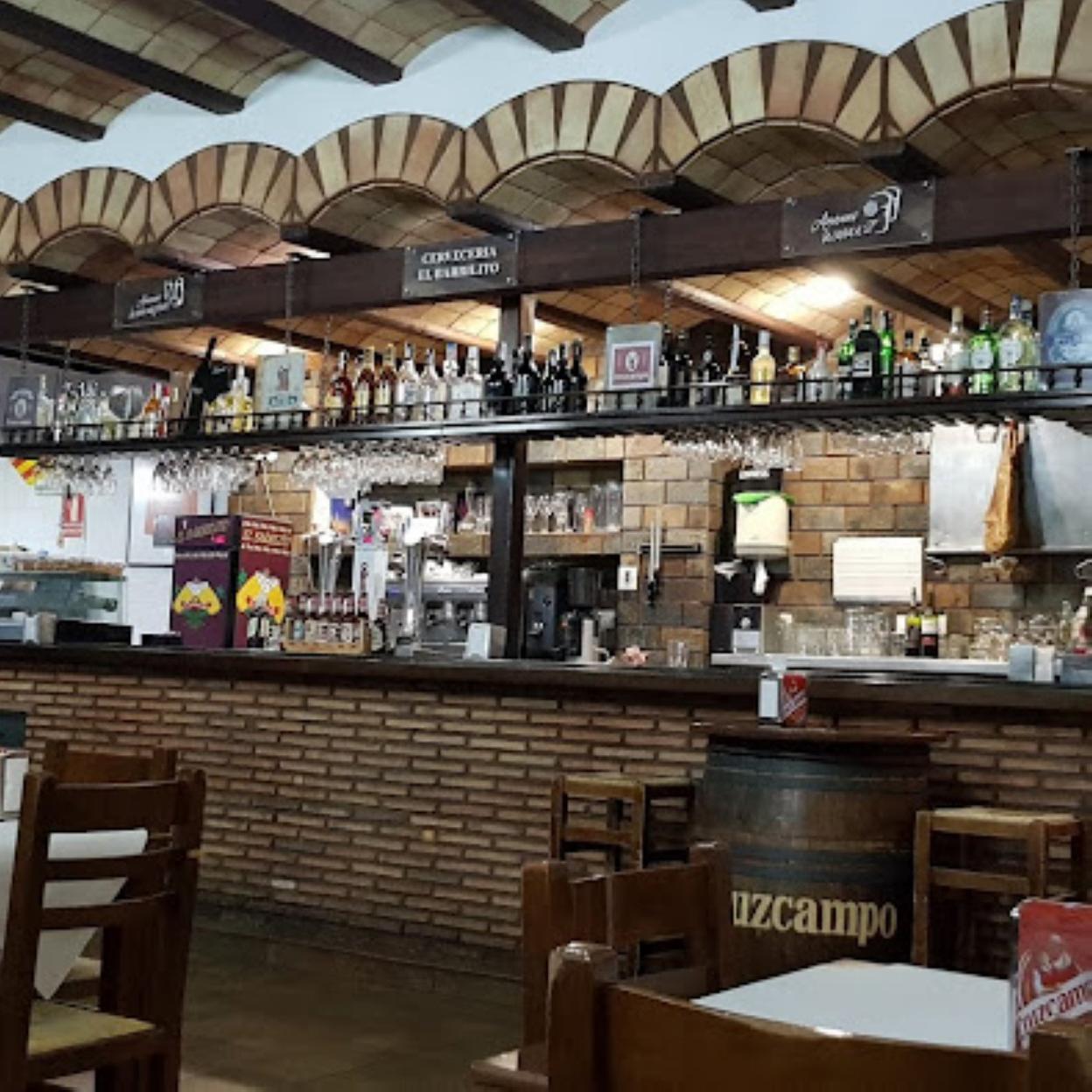El disfrute culinario en la taberna El Barrilito