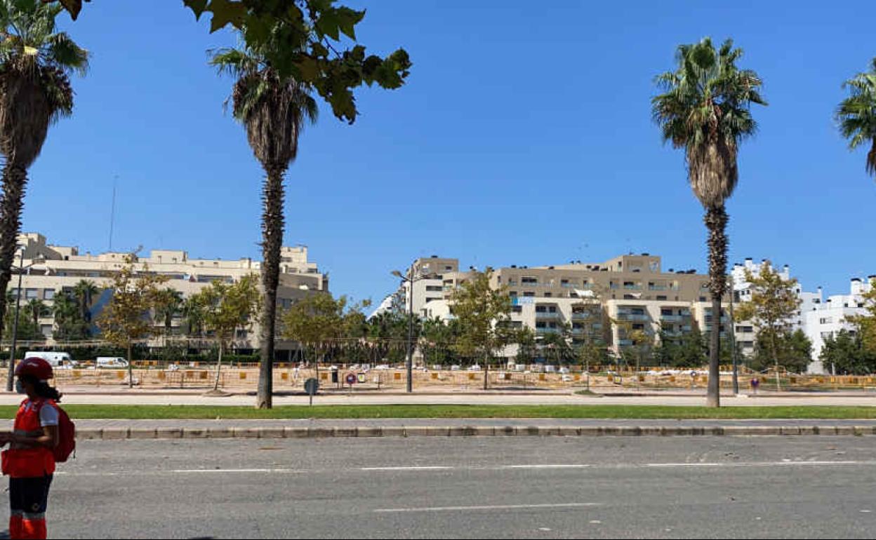 Mascletà fallera en la parcela en la que se construirá el nuevo colegio de Valencia.