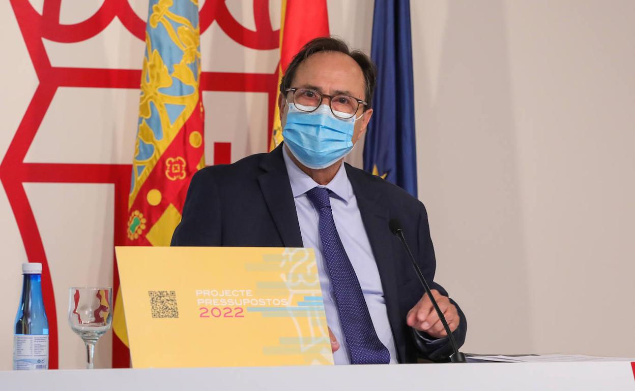 El conseller de Hacienda, Vicent Soler, durante la presentación de los presupuestos, este miércoles