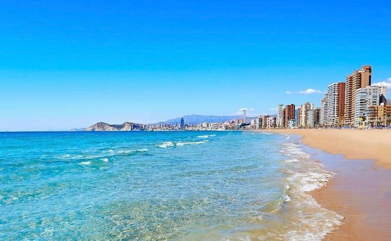 Imagen de la playa de Levante de Benidorm