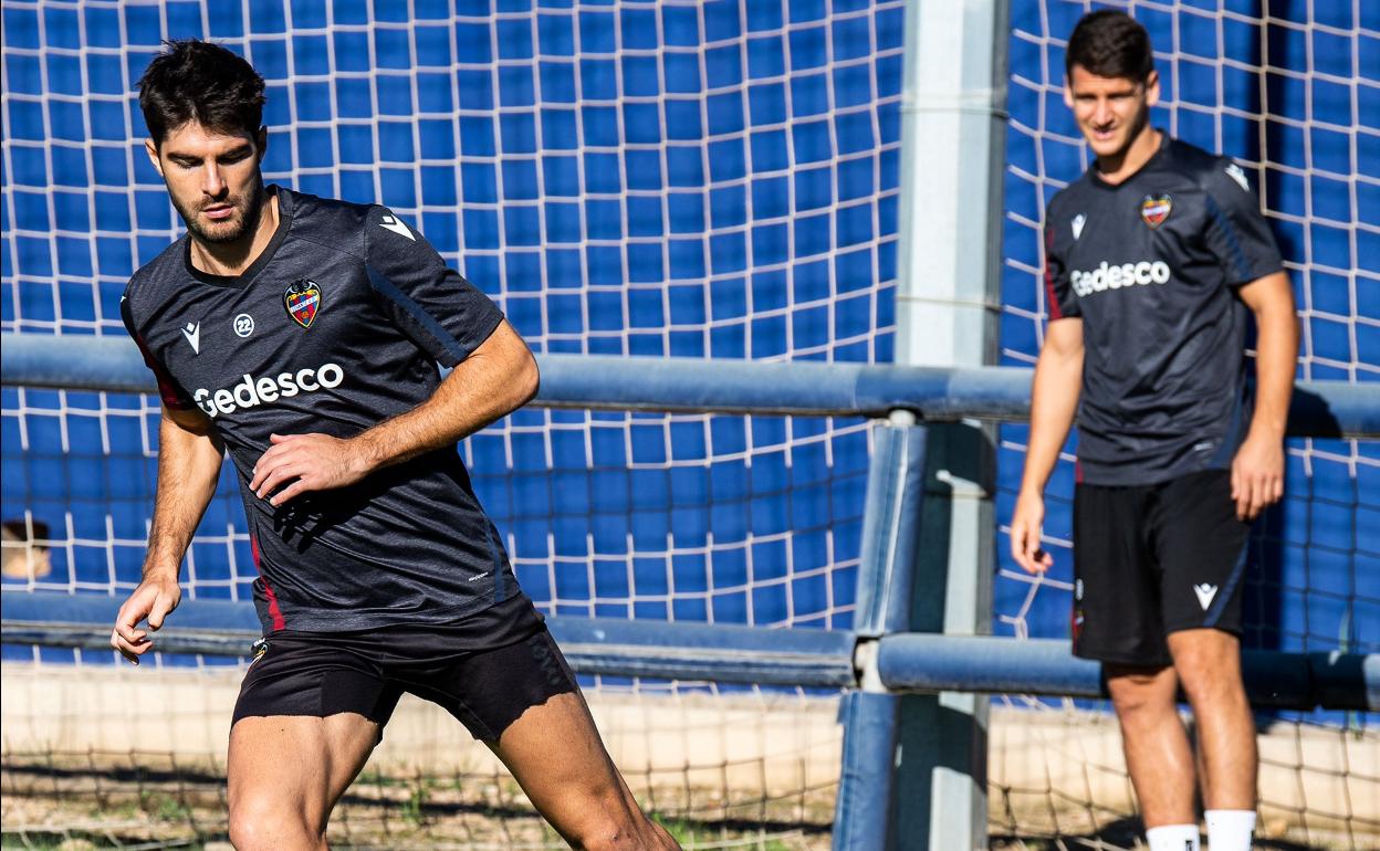 Melero, durante la sesión de entrenamiento del Levante en Buñol 