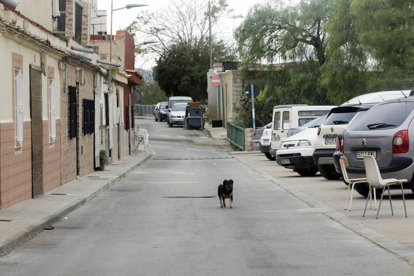 El barrio del Xenillet de Torrent es el lugar donde residen las familias enfrentadas por el crimen del cementerio del día de Todos los Santos, los 'Marco' y los 'Bocanegra'. Los vecinos apenas pisan la calle por temor a más reyertas tras el tiroteo, que se zanjó con dos muertos y un herido.