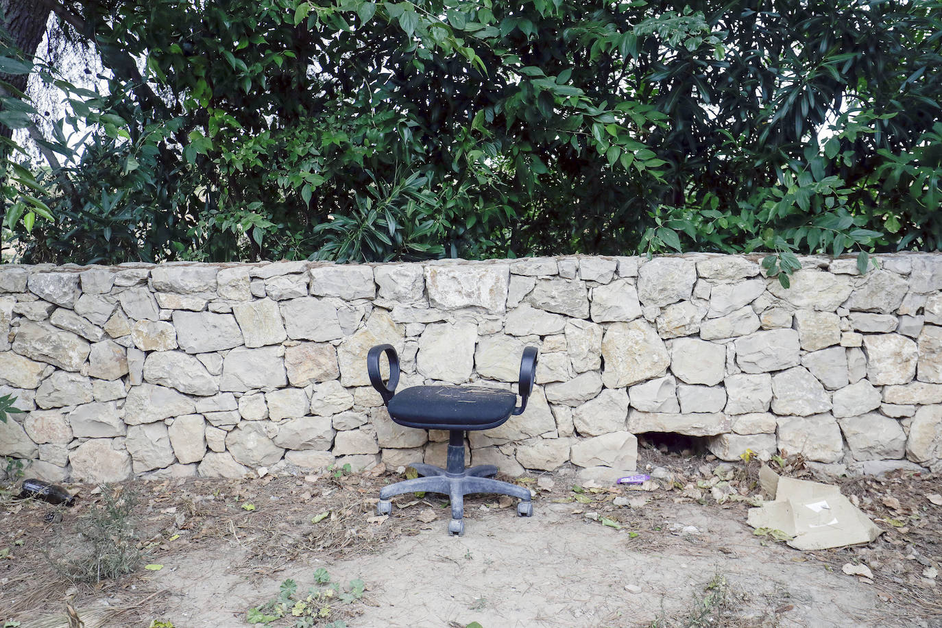 El barrio del Xenillet de Torrent es el lugar donde residen las familias enfrentadas por el crimen del cementerio del día de Todos los Santos, los 'Marco' y los 'Bocanegra'. Los vecinos apenas pisan la calle por temor a más reyertas tras el tiroteo, que se zanjó con dos muertos y un herido.