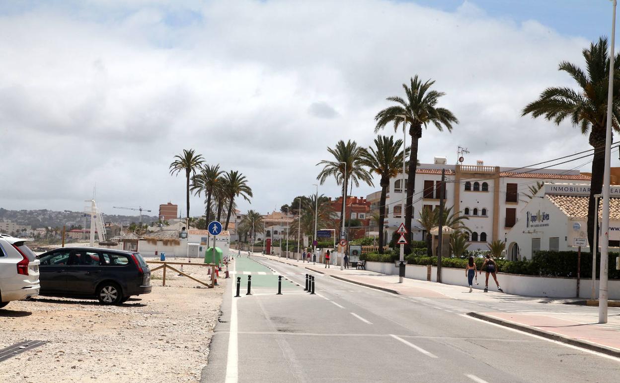 La avenida del Mediterráneo, en el Primer Montañar de Xàbia. 