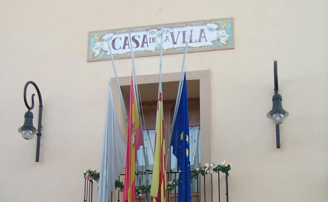 Los técnicos municipales están estudiando la manera de solucionar el problema de la escoleta de manera legal. 