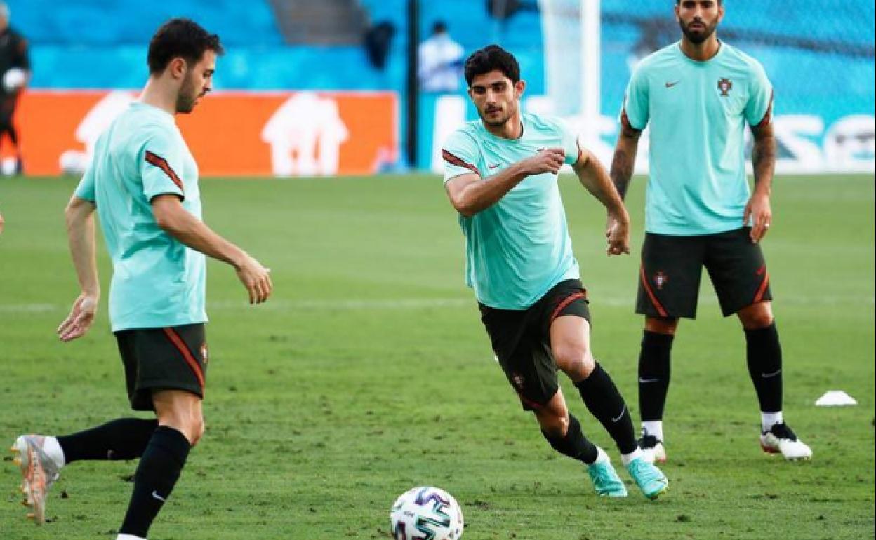 Gonzalo Guedes, durante una sesión de entrenamiento con Portugal 