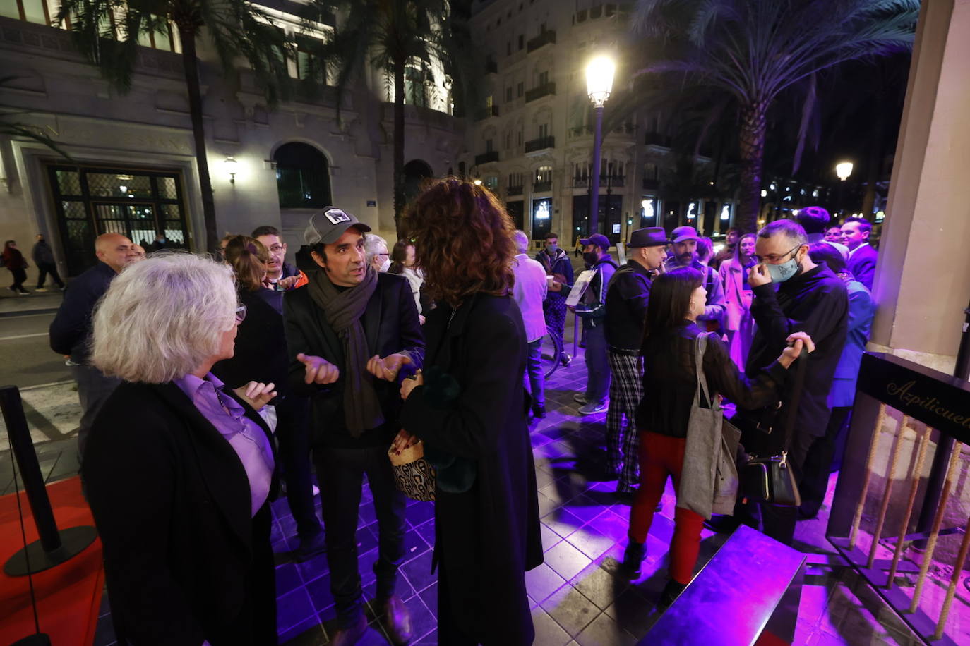 El Teatro Principal de Valencia ha acogido la celebración de la gran noche de las artes escénicas. Premiados e invitados han acudido al evento, en el que se respiraba ilusión por su vuelta tras la pandemia.