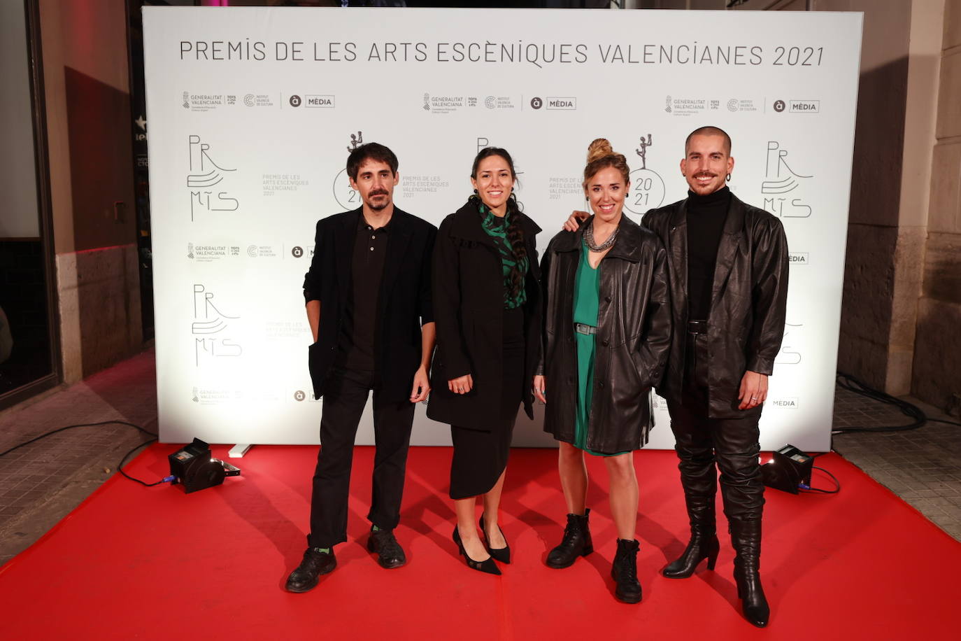 El Teatro Principal de Valencia ha acogido la celebración de la gran noche de las artes escénicas. Premiados e invitados han acudido al evento, en el que se respiraba ilusión por su vuelta tras la pandemia.